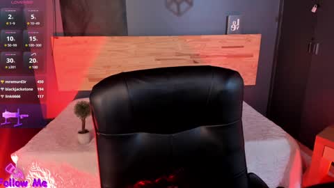 Val  online show from December 31, 2024, 6:13 pm