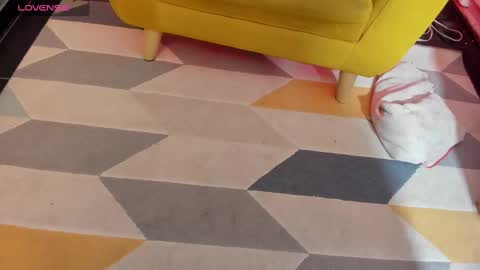 Val  online show from February 5, 2025, 3:45 am