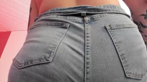 Val  online show from February 7, 2026, 8:01 pm