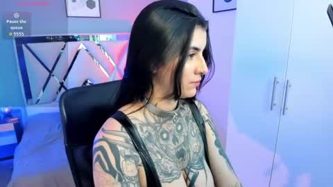 Val  online show from July 4, 2026, 4:51 am