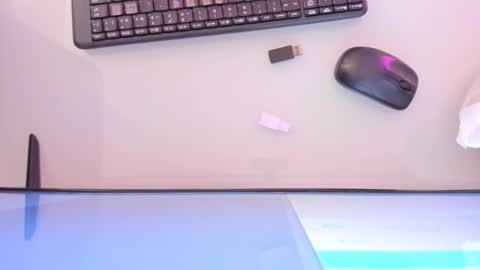    online show from October 3, 2025, 12:02 pm