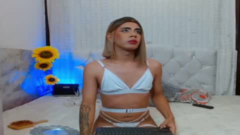 Snapshot of mia_khatalina chatting on July 12, 2026, 1:51 am Mia online show from July 12, 2026, 1:51 am