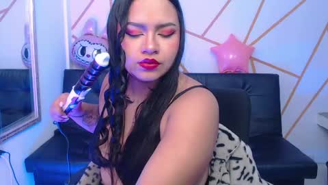 mia_kraviz online show from May 20, 2026, 12:44 pm