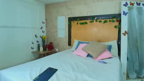 Snapshot of mia_lopez52 chatting on July 19, 2026, 9:35 am MIALOPEZ . Y . online show from July 19, 2026, 9:35 am