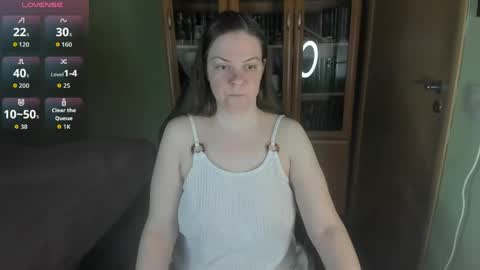 mia_lores online show from May 21, 2026, 9:05 am