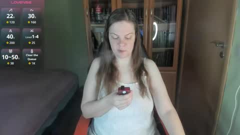mia_lores online show from May 31, 2026, 9:05 am