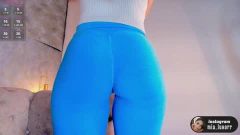 mia_luxor online show from December 18, 2025, 11:49 am