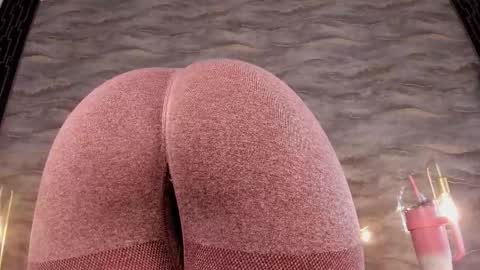 mia_luxor online show from April 1, 2026, 1:41 pm