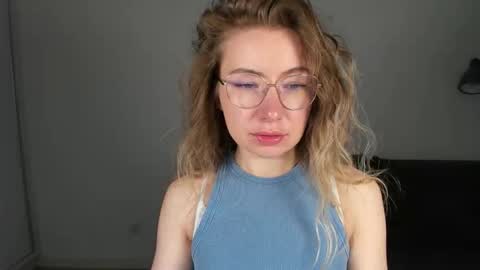 Mia online show from January 11, 2026, 2:33 pm