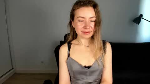 Mia online show from February 20, 2026, 7:54 am