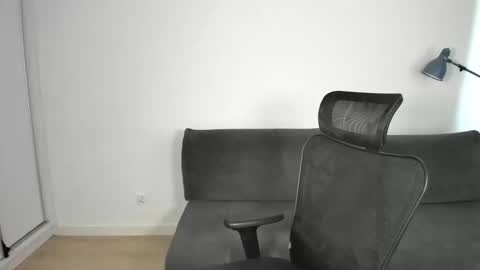 Mia online show from March 20, 2026, 7:57 am