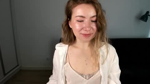 Mia online show from March 28, 2026, 7:30 am