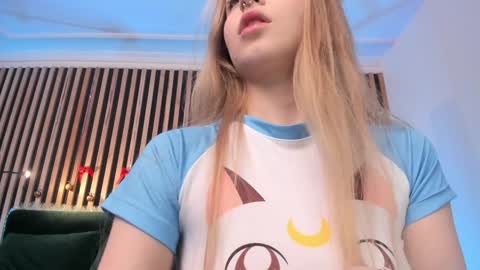 Snapshot of mia_meows chatting on December 5, 2024, 3:50 pm Mia here Appreciate your support online show from December 5, 2024, 3:50 pm