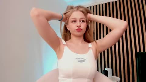 Snapshot of mia_meows chatting on February 23, 2025, 2:25 pm Mia here Appreciate your support online show from February 23, 2025, 2:25 pm