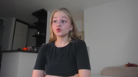 Mia here Appreciate your support online show from October 26, 2025, 1:28 pm