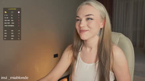 Snapshot of mia_milagros chatting on December 9, 2024, 11:56 pm mia_milagros online show from December 9, 2024, 11:56 pm