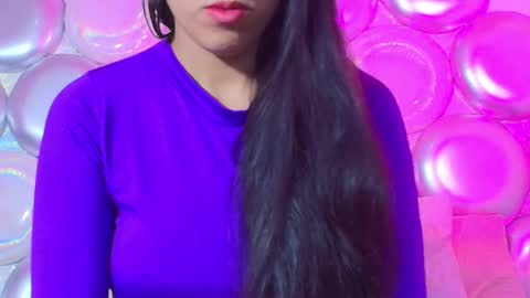 mia montess online show from October 8, 2025, 12:03 pm