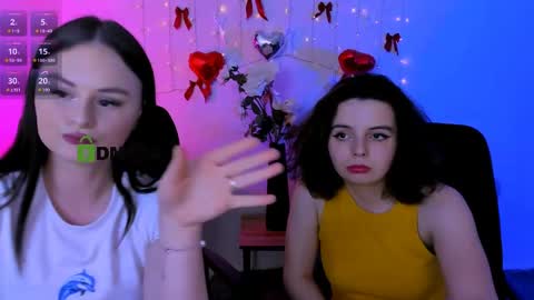 mia_mooon_ online show from May 15, 2026, 8:54 am