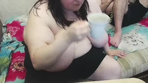 mia_muv online show from May 25, 2026, 7:25 am