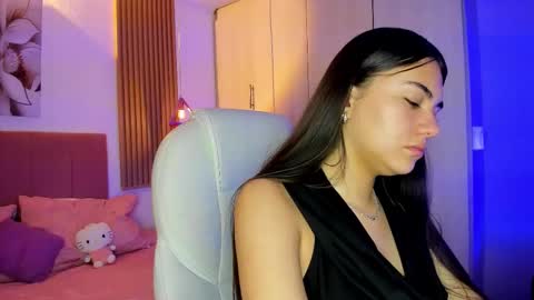 Mia Nevaeh - follow me online show from January 9, 2026, 8:32 pm