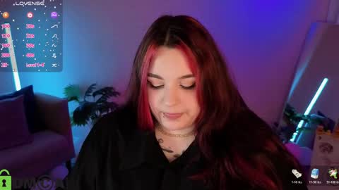 Mia online show from May 26, 2026, 1:12 am
