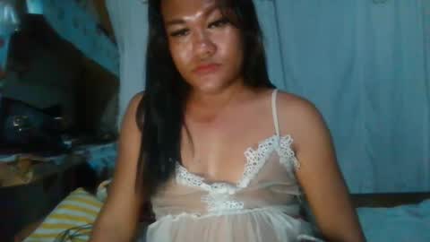 mia_revita online show from April 22, 2026, 8:32 pm