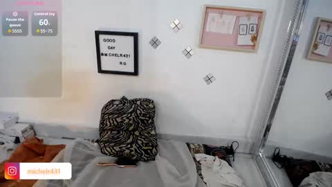 mia reys online show from October 18, 2025, 11:44 am