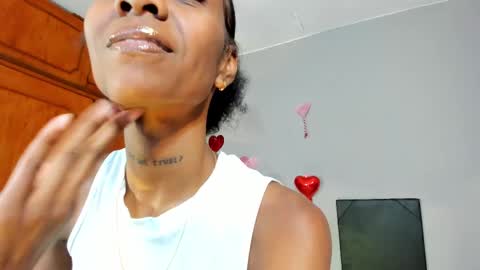 Snapshot of mia_rissi chatting on February 24, 2025, 8:47 pm Mia online show from February 24, 2025, 8:47 pm