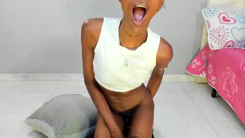 Snapshot of mia_rissi chatting on March 6, 2025, 6:48 pm Mia online show from March 6, 2025, 6:48 pm