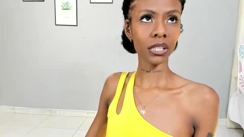 Snapshot of mia_rissi chatting on March 12, 2025, 2:56 pm Mia online show from March 12, 2025, 2:56 pm