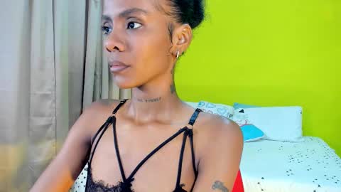 Snapshot of mia_rissi chatting on November 4, 2025, 2:49 pm Mia online show from November 4, 2025, 2:49 pm