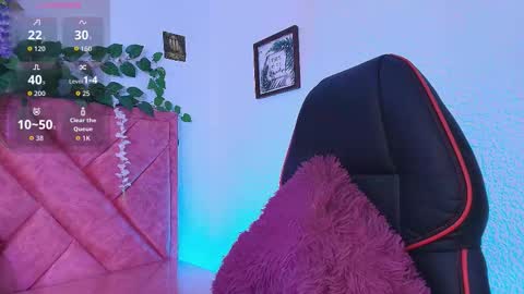 Mia Roosse  online show from November 24, 2025, 7:02 pm