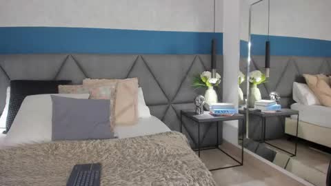 MIA  online show from October 7, 2025, 9:23 pm