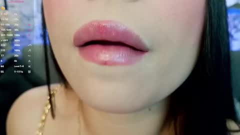 Mia online show from December 4, 2025, 12:09 am