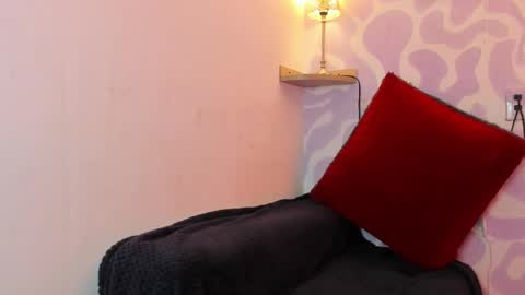 Snapshot of mia_scarlet7 chatting on November 1, 2025, 12:40 pm Mia . online show from November 1, 2025, 12:40 pm