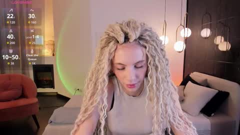 Snapshot of mia_silk chatting on October 14, 2025, 6:03 am Mia online show from October 14, 2025, 6:03 am