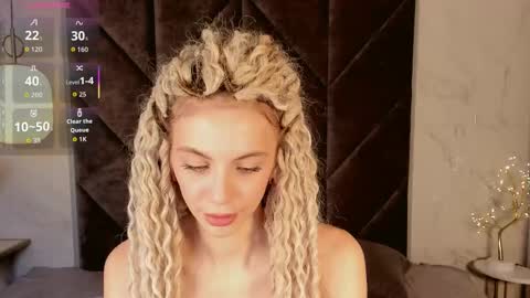 Snapshot of mia_silk chatting on October 28, 2025, 8:51 am Mia online show from October 28, 2025, 8:51 am