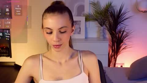 Snapshot of mia_silk chatting on November 21, 2025, 6:23 am Mia online show from November 21, 2025, 6:23 am