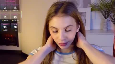 Snapshot of mia_silk chatting on November 25, 2025, 6:13 am Mia online show from November 25, 2025, 6:13 am