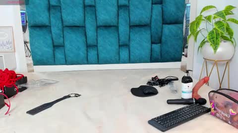 Snapshot of mia_sophiia chatting on March 6, 2025, 8:52 am Mia sophiia online show from March 6, 2025, 8:52 am
