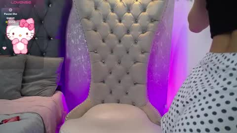 Mia online show from September 27, 2025, 1:38 pm