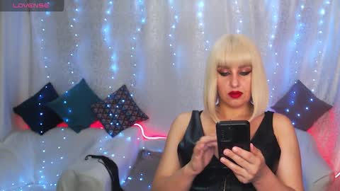 Snapshot of mia_sunn chatting on September 11, 2025, 1:39 am mia_sunn online show from September 11, 2025, 1:39 am