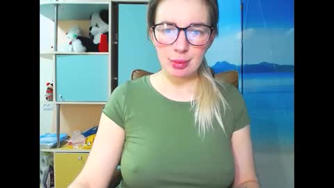 Mia. online show from November 28, 2025, 11:24 am