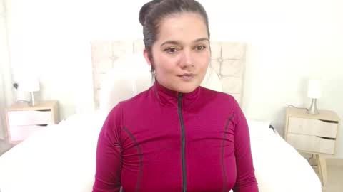 Mia  online show from October 6, 2025, 2:09 am