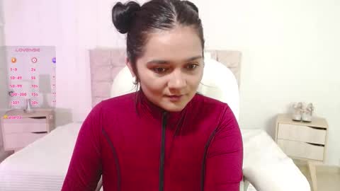 Mia  online show from October 18, 2025, 12:35 am