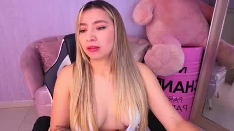 Snapshot of mia_vip_a chatting on July 10, 2026, 2:08 pm Mia online show from July 10, 2026, 2:08 pm