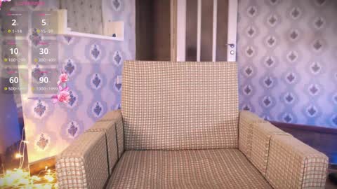 mia_wallase online show from December 18, 2024, 4:42 am