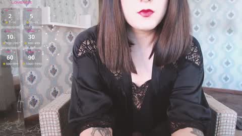 mia_wallase online show from December 23, 2024, 8:44 am