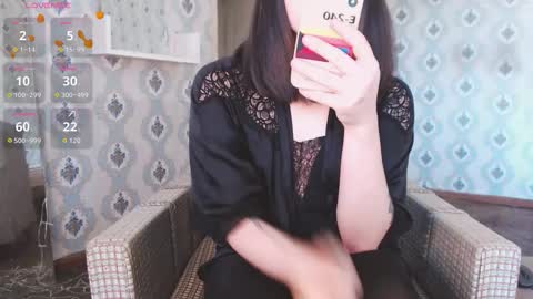 mia_wallase online show from November 5, 2025, 10:48 am