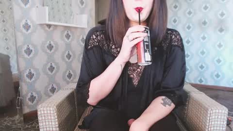 mia_wallase online show from May 15, 2026, 4:19 am